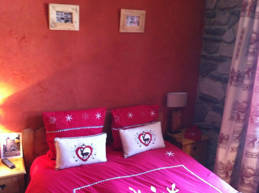 Au Chant Des Marmites Saint-Lary-Soulan Room photo